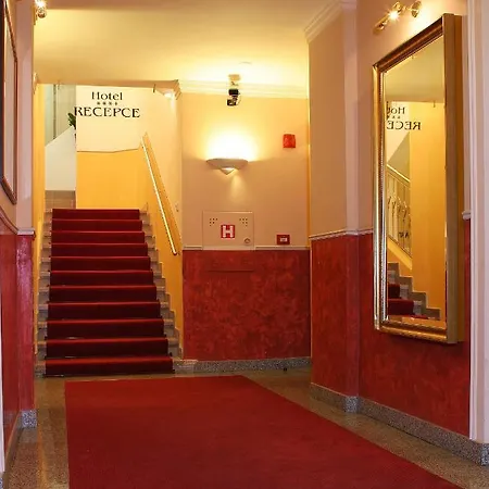 Corner U Divadla*** -