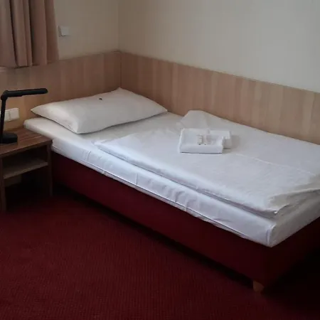 Corner U Divadla*** - Hotel