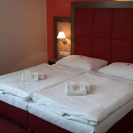 Corner U Divadla*** - Otel