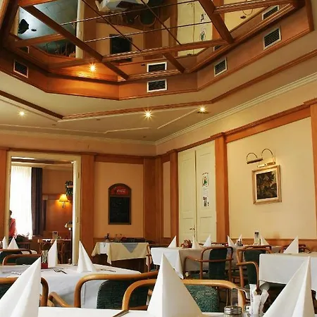 Corner U Divadla*** - Znojmo