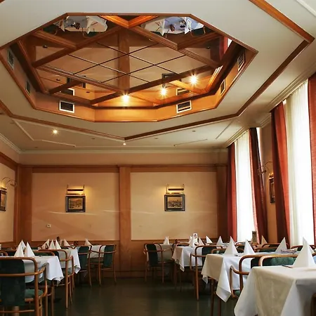 Hotel Corner U Divadla*** - Znojmo