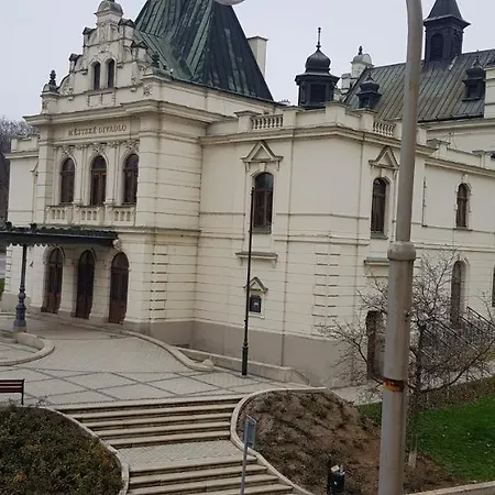 Corner U Divadla*** - 3* Znojmo