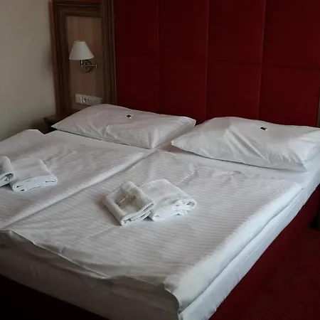 Hotel Corner U Divadla*** -