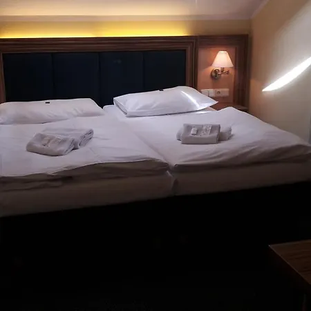 Hotel Corner U Divadla*** -