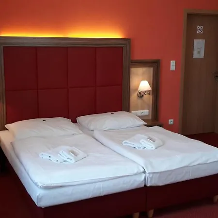 Corner U Divadla*** - 3* Znojmo