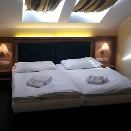 Corner U Divadla*** - Znojmo