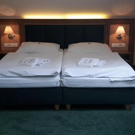 Corner U Divadla*** -