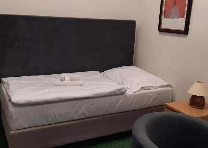 Hotell Corner U Divadla*** - Znojmo