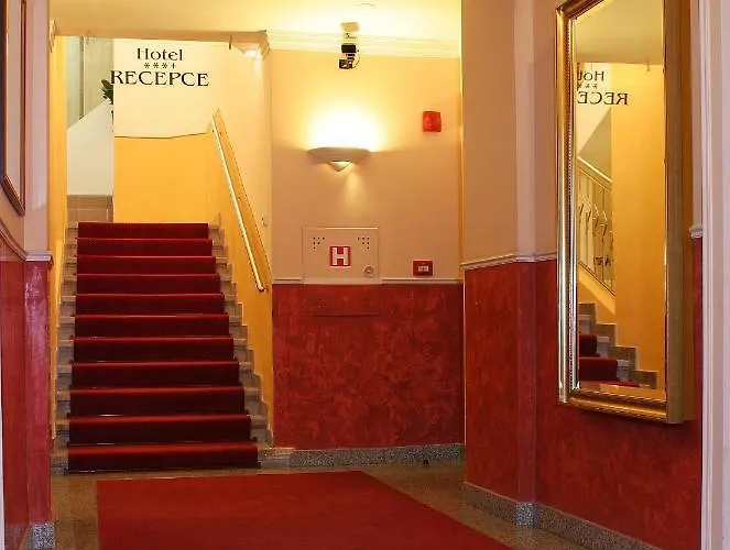 Corner U Divadla*** -