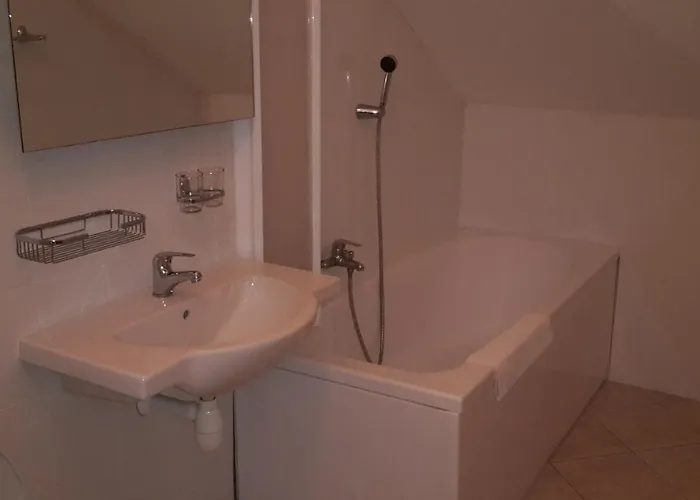 Corner U Divadla*** -