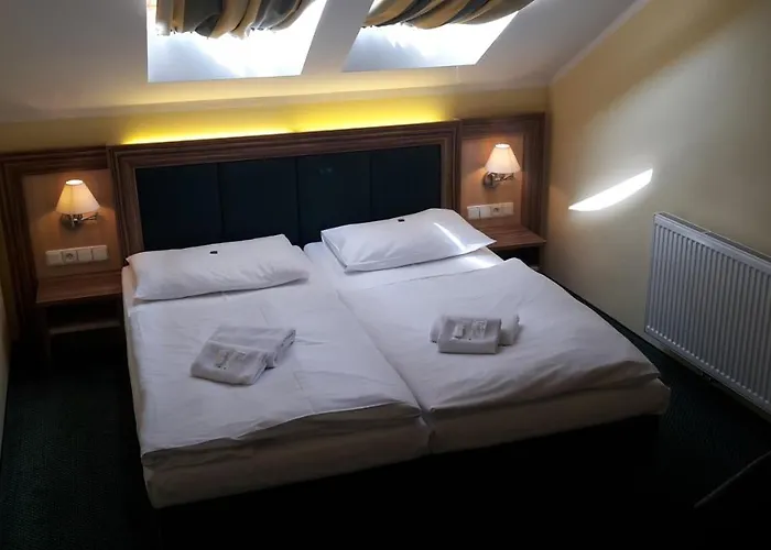 Corner U Divadla*** - Hotell Znojmo